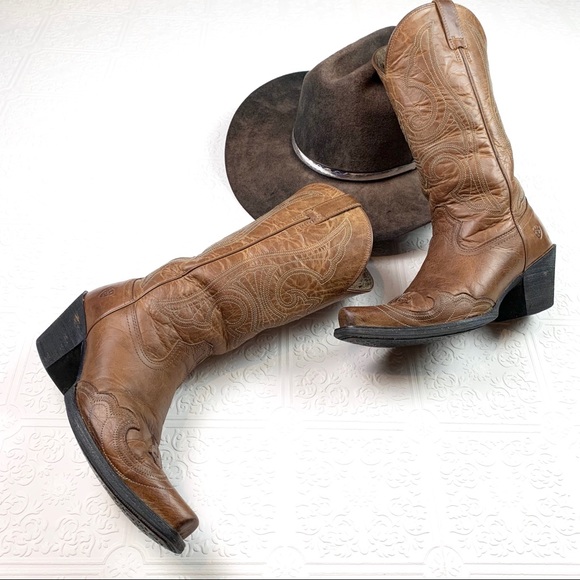 ariat round up d toe wingtip